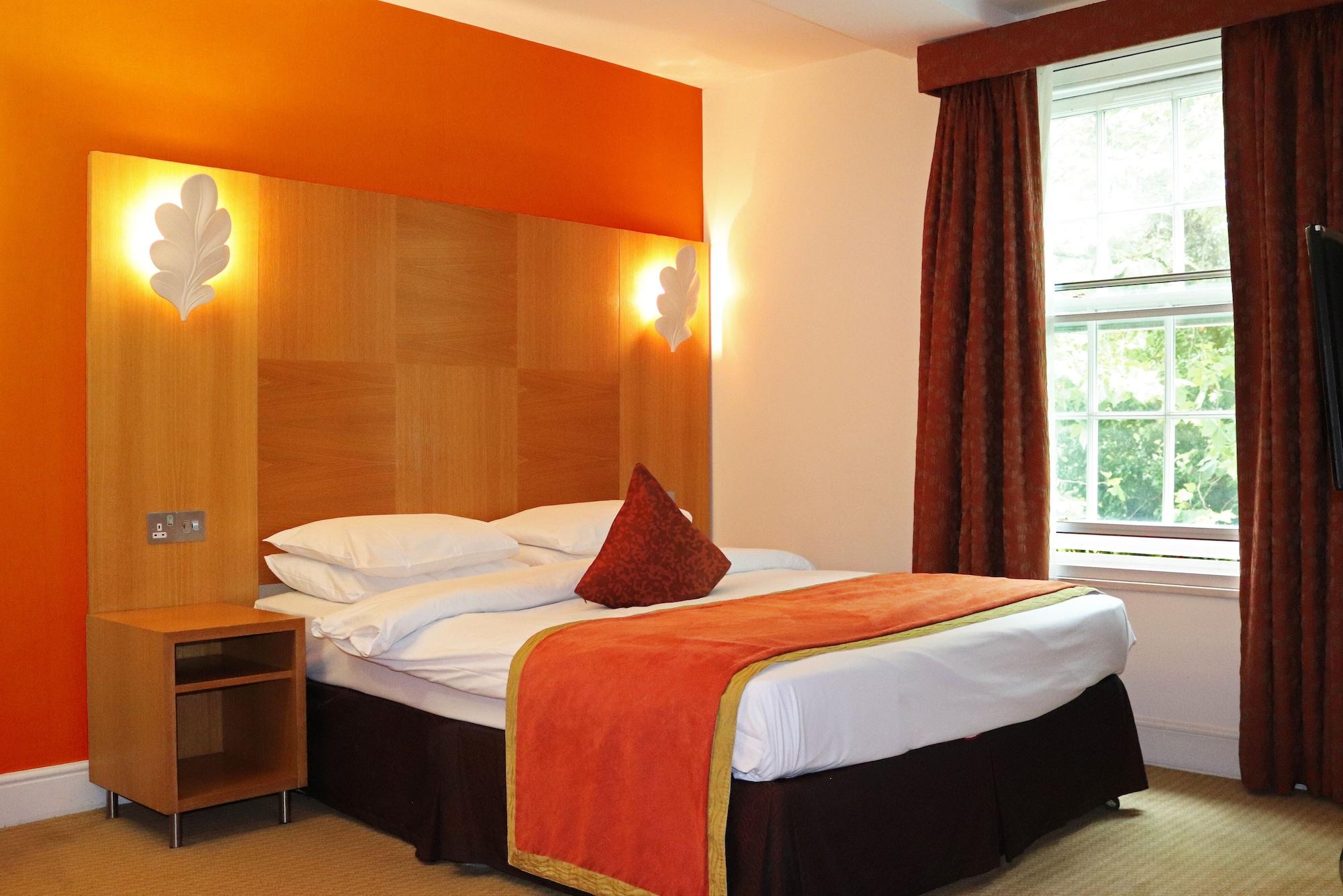 סלאו The Pinewood Hotel מראה חיצוני תמונה