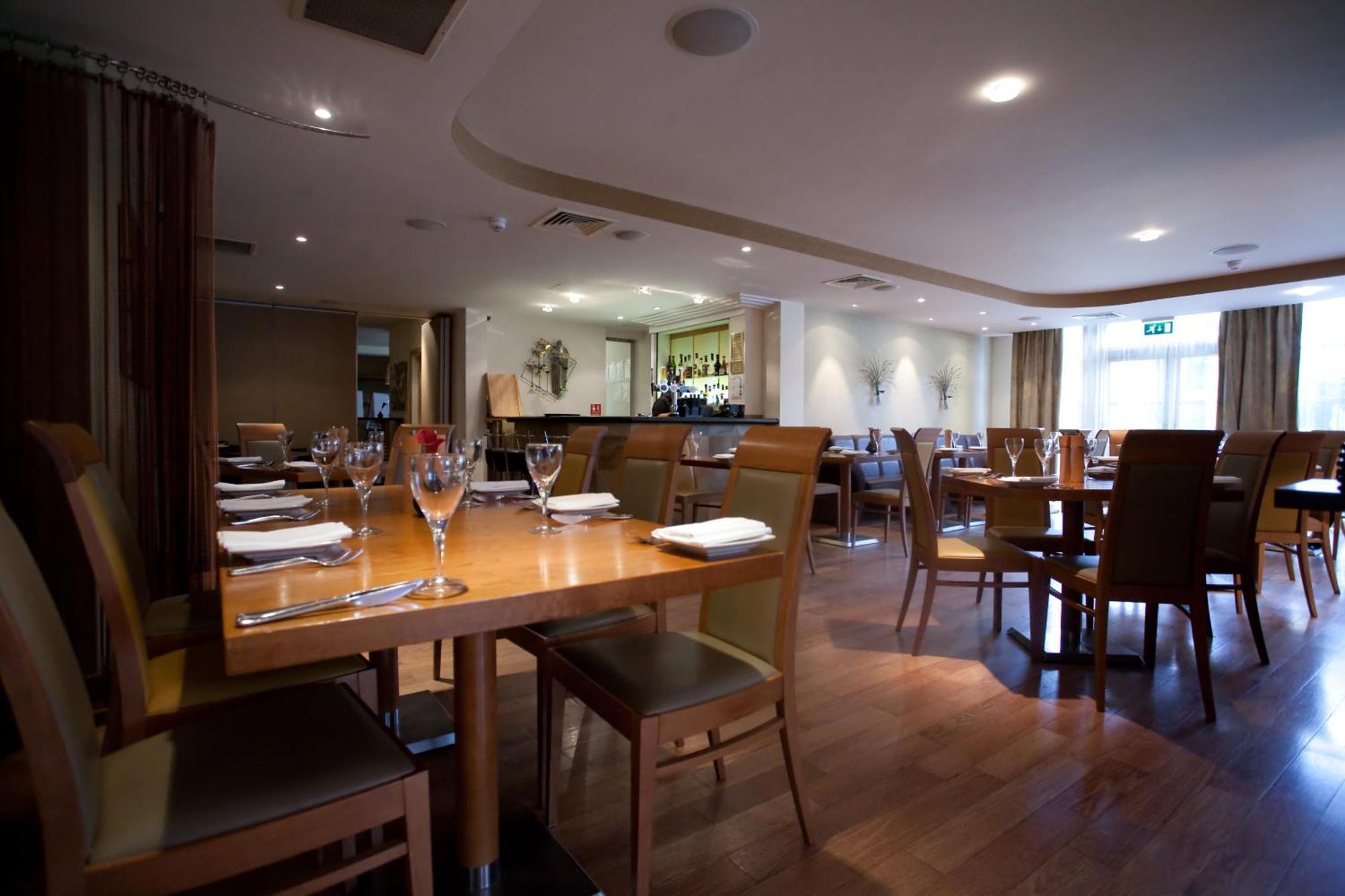 סלאו The Pinewood Hotel מראה חיצוני תמונה
