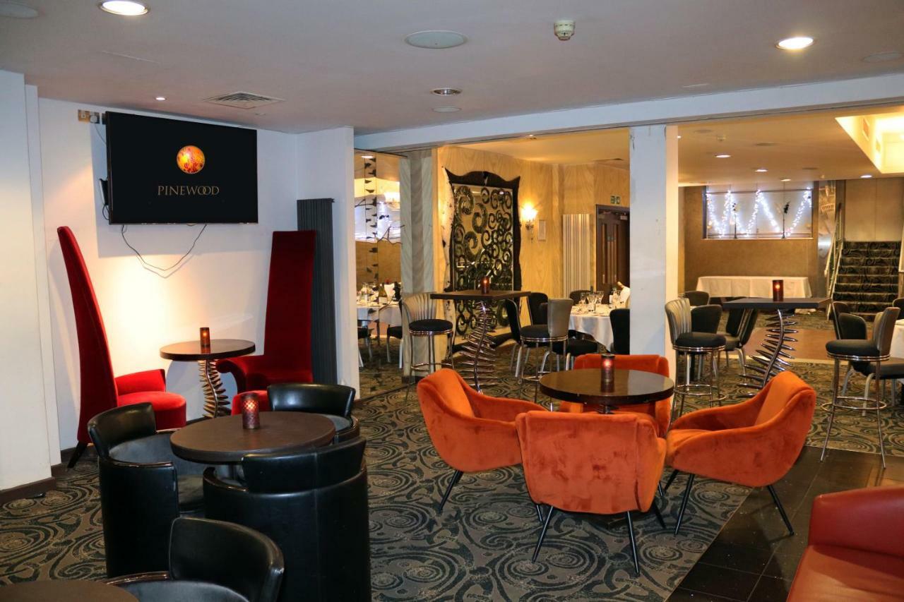 סלאו The Pinewood Hotel מראה חיצוני תמונה