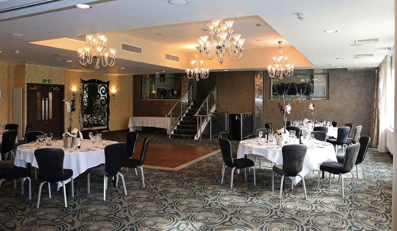 סלאו The Pinewood Hotel מראה חיצוני תמונה