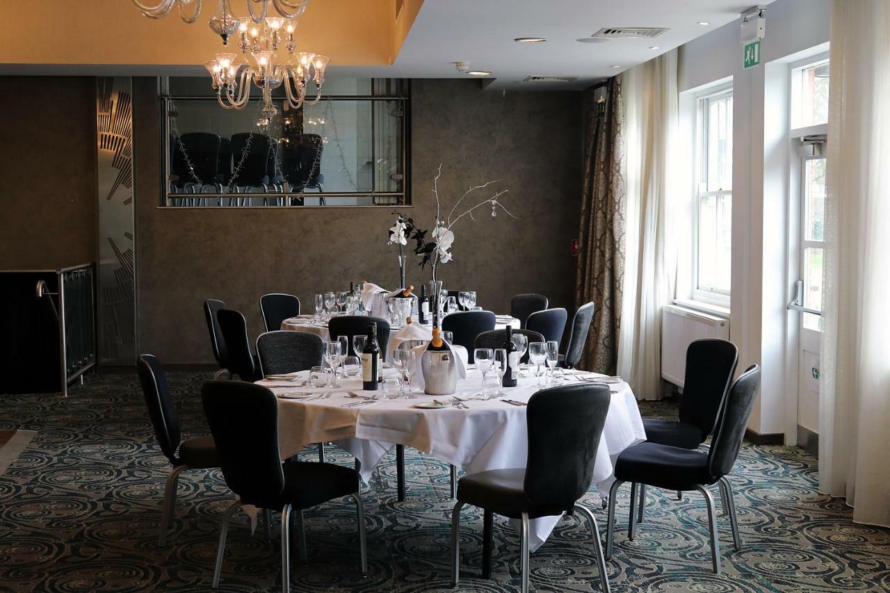סלאו The Pinewood Hotel מראה חיצוני תמונה