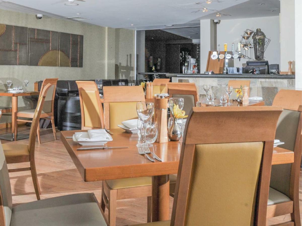 סלאו The Pinewood Hotel מראה חיצוני תמונה
